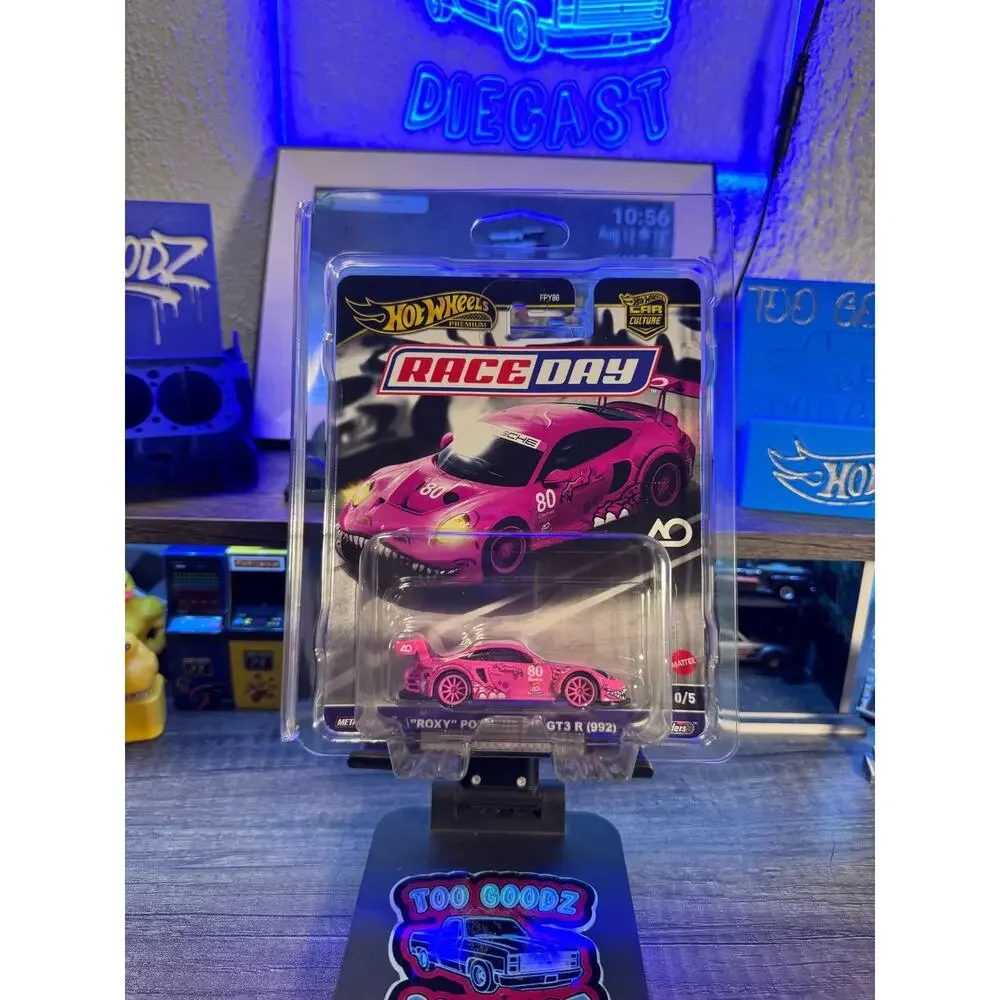 Hot Wheels Race Day Chase Roxy Porsche 911 GT3